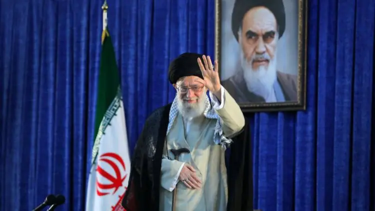 Khamenei Ingin Iran Menanggalkan Harapan Akan Bantuan Eropa