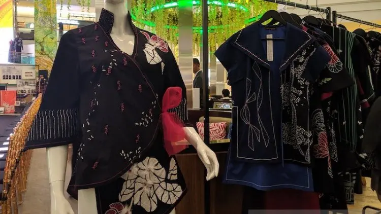 Batik Karya Ibu-ibu Marunda Dilelang untuk Pemberdayaan