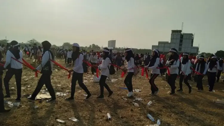 Tarian Massal Goyang Karawang Masuk Rekor MURI