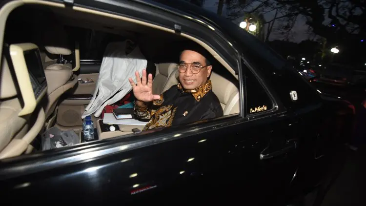 Budi Jamin Bandara-Pelabuhan Ambon Normal Semua