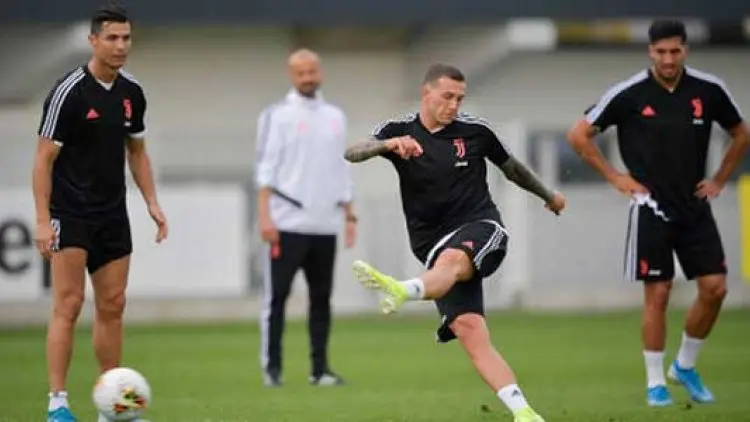 Hadapi SPAL, Juventus Krisis Bek Kiri