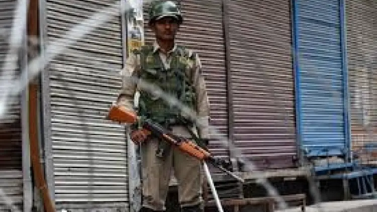Pembatasan Diberlakukan Kembali Setelah Protes Sabtu Malam di Kashmir
