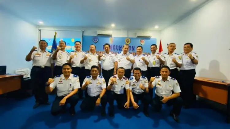 Kemenhub Kukuhkan PPNS Pengawasan Kendaraan Kelebihan Dimensi