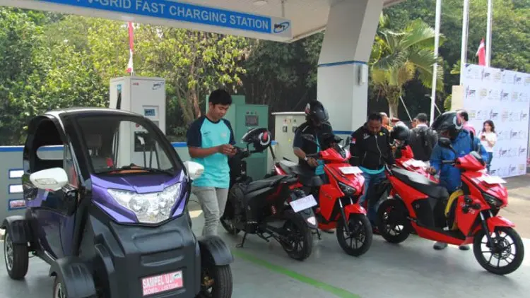 DEN Imbau Kantor Sediakan Stasiun Pengisi Daya Kendaraan Listrik