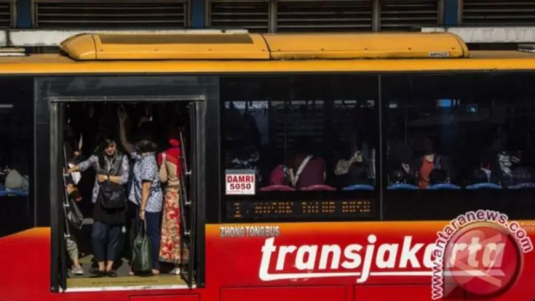 Transjakarta Alihkan Rute Perjalanan Antisipasi Demonstrasi