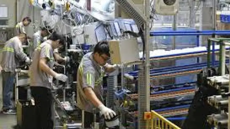 Data Manufaktur China di Atas Ekspektasi