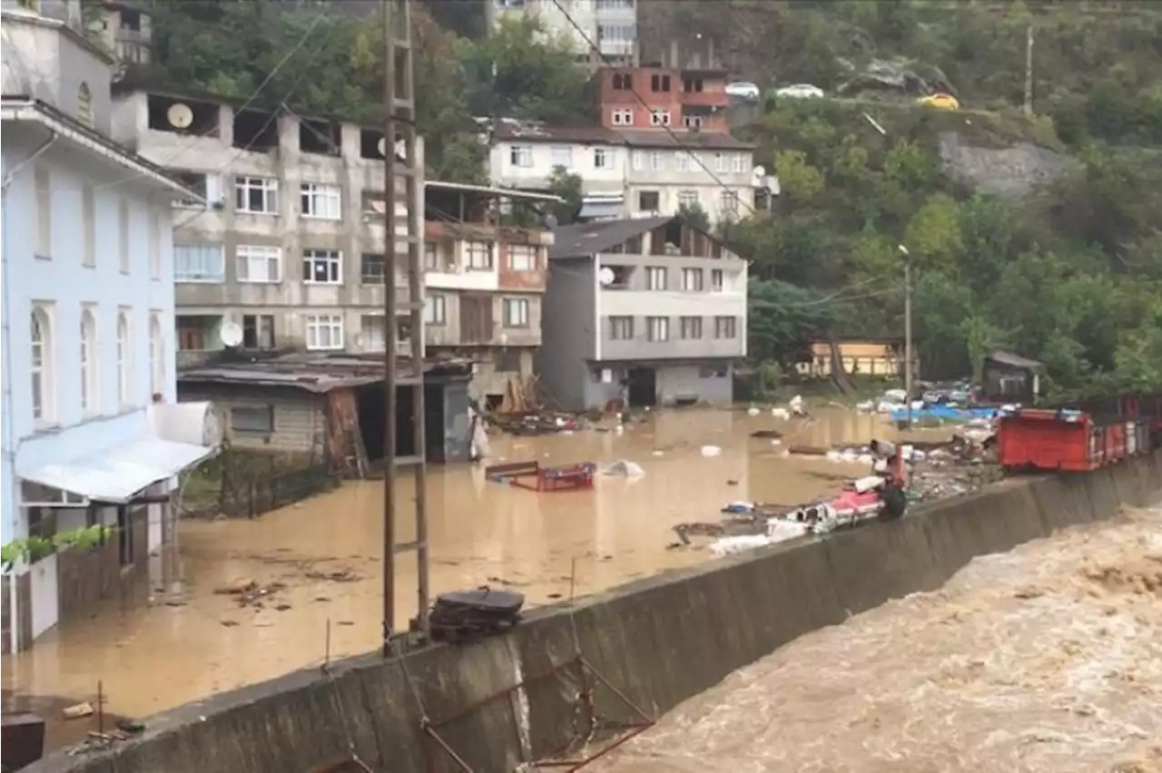 Hujan Lebat Akibatkan Banjir Bandang di Turki