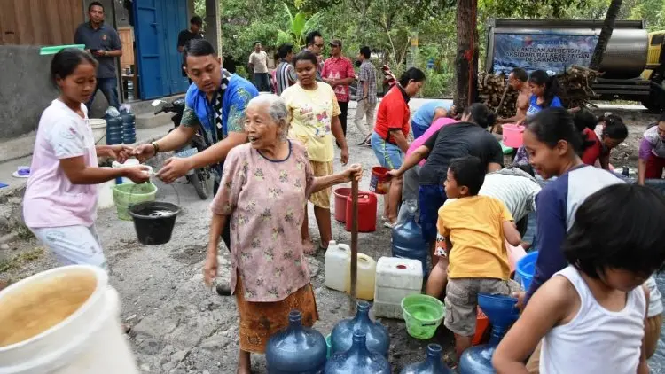 Kekeringan di Jateng, XL Axiata Kirim Bantuan Air Bersih