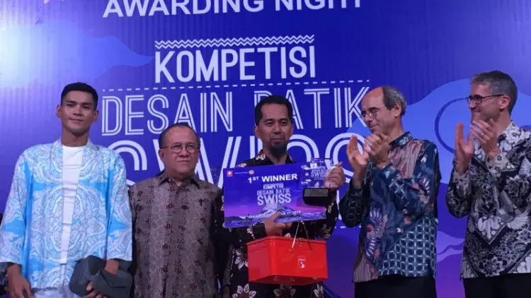 Batik Nuansa Gunung Alpen Menangkan Kompetisi Desain Kedubes Swiss