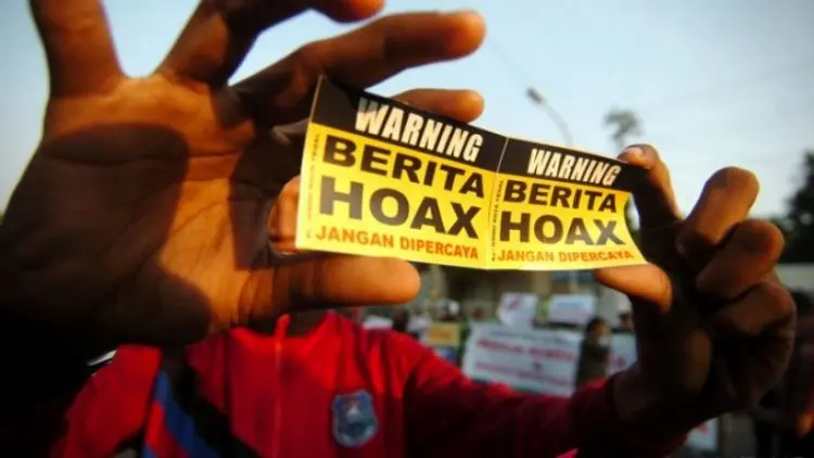 Tips Menjadi Pejuang Anti-Hoaks di Grup Whatsapp