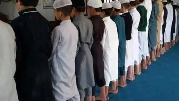 Meluruskan Saf