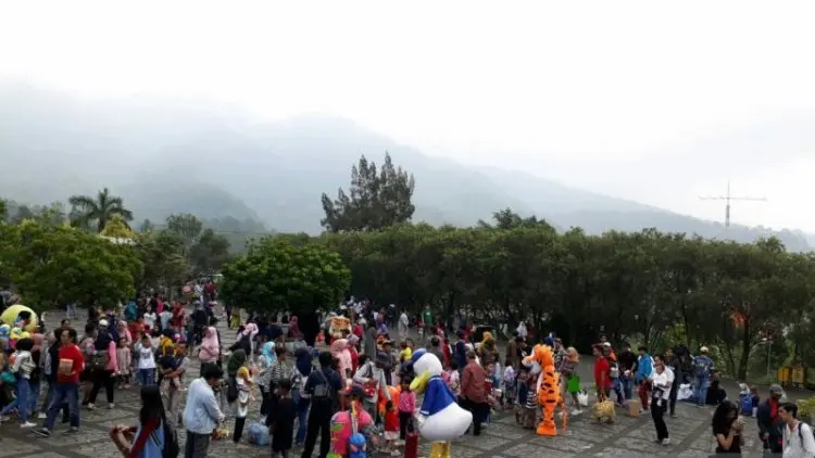 Jumlah Wisatawan Asing ke Kebun Raya Cibodas Menurun