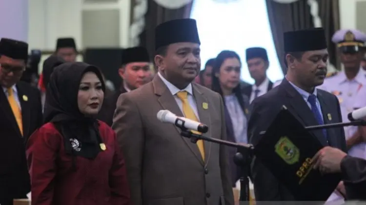 Weni Perempuan Pertama Jabat Ketua DPRD Tanjungpinang