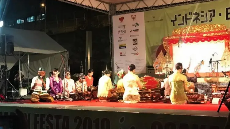 Wayang Kulit dan Legong Lasem Meriahkan Festival Indonesia di Osaka