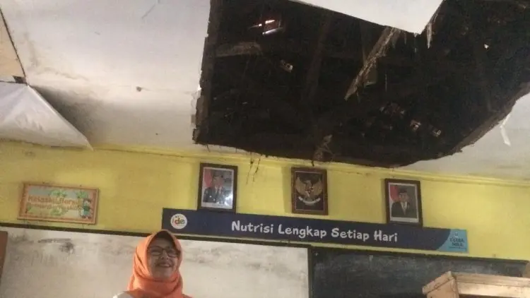 Bahaya, Atap Kelas SDN 115 Turangga Nyaris Ambruk