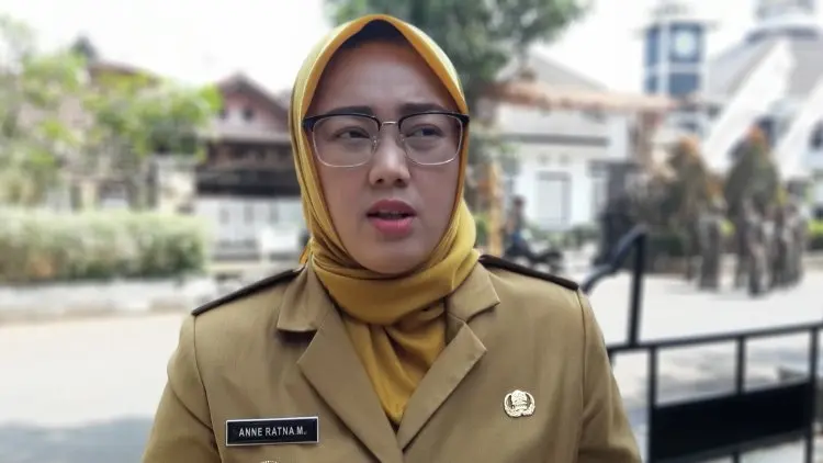 Begini Cara Bupati Anne Mengistimewakan Rakyatnya