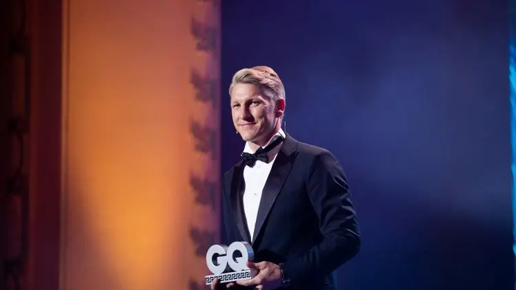 Bastian Schweinsteiger Resmi Pensiun
