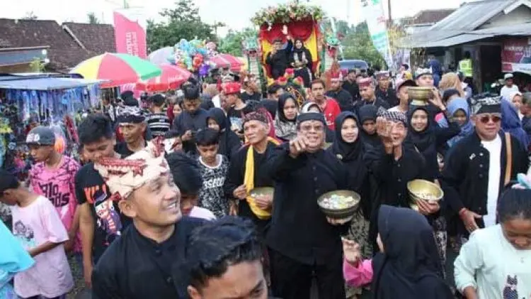 Tradisi Lama yang Kini Jarang Ditradisikan Kembali