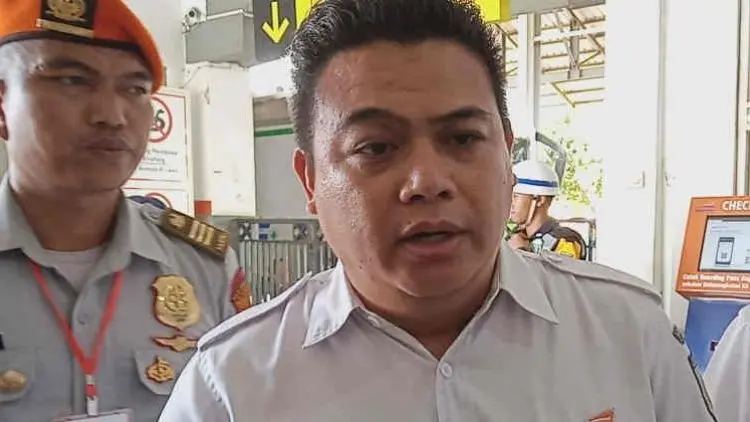 KAI Cirebon Imbau Warga Tak Lempar Batu ke Kereta