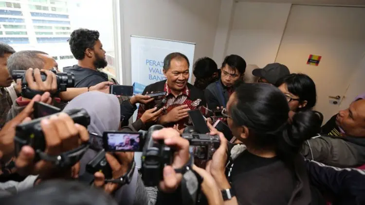Perwal Kota Bandung Resmi Dikeluarkan, Dilarang Beri Kantong Plastik Gratis ke Konsumen