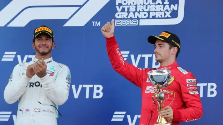 Hamilton Sebut Leclerc Pebalap Nomor Satu Ferrari