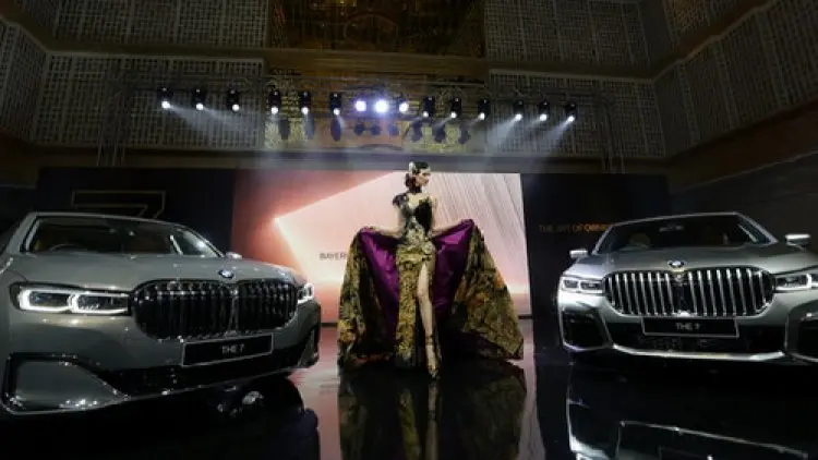 Melihat Kemewahan BMW New 7 Series di Jakarta