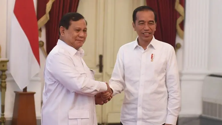 Beda Dengan SBY, Jokowi-Prabowo Selfie Bareng