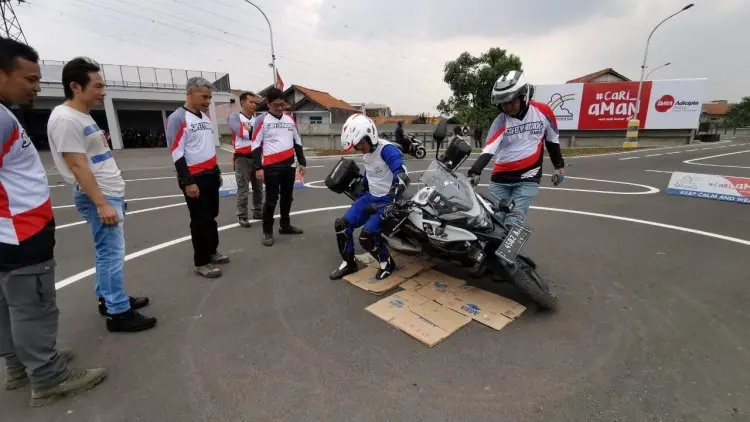 DAM Berikan Pembekalan Safety Riding untuk Konsumen Honda Big Bike
