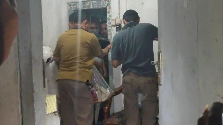 Densus 88 Amankan Terduga Teroris di Cirebon