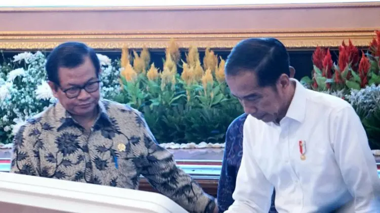 Presiden Tanda Tangani Prasasti Digital Resmikan Operasi Palapa Ring