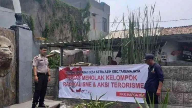 Bekasi Sebar Spanduk Tolak Radikalisme dan Terorisme