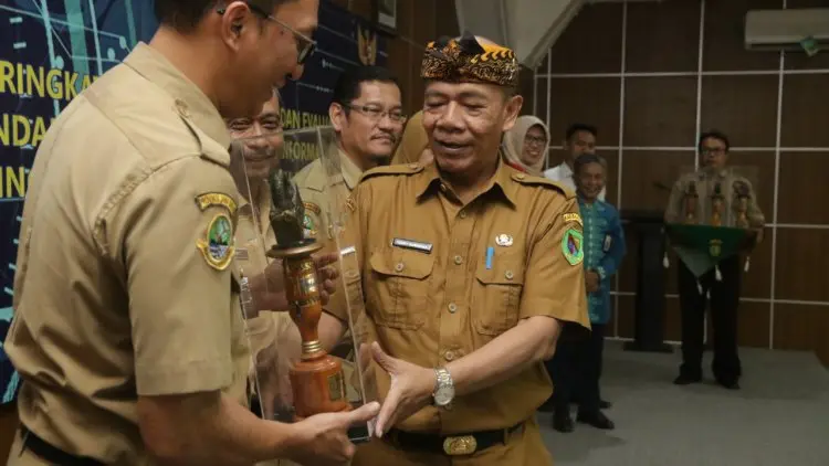 DLH Kabupaten Bandung Terbaik Dalam Keterbukaan Informasi Publik