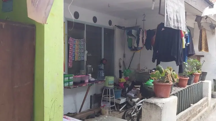 Densus 88 Geledah Rumah Terduga Teroris di Cijagra Bandung
