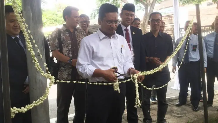 Tedy Rusmawan Resmikan Ruang Wartawan Sekretariat DPRD Kota Bandung
