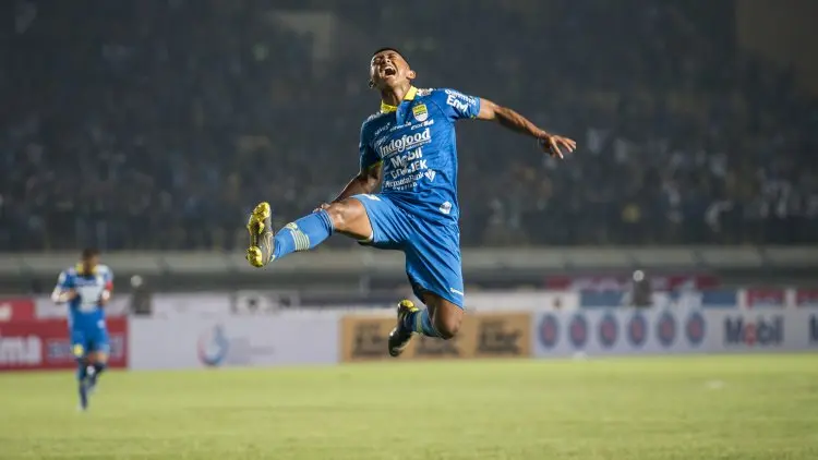Puja-puji Robert Alberts sang Top Skorer Persib Febri Hariyadi