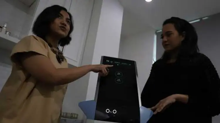 Tampak Gemuk, Perempuan Tidak PD Miliki Dagu Besar