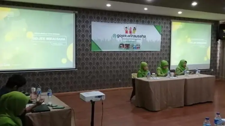 Gojek Dorong Ratusan Anggota Muslimat NU Cirebon