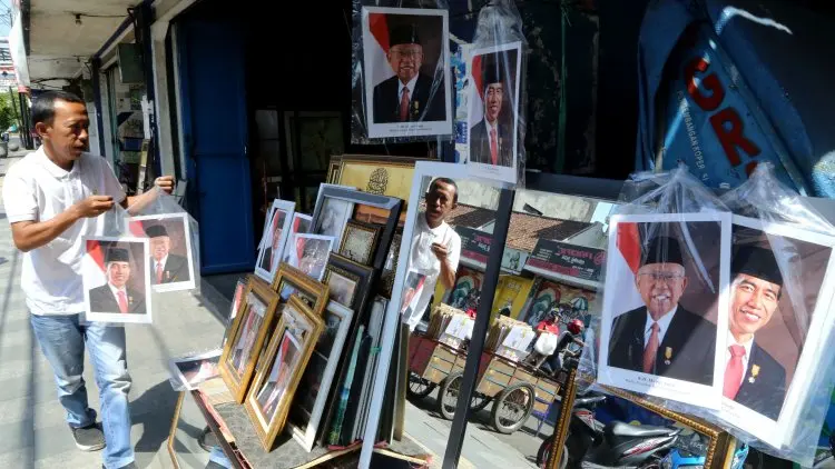 Foto: Penjual Foto Presiden dan Wakil Presiden