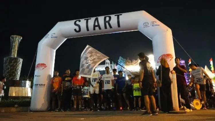 Night Run Ramaikan Festival Avanza-Veloz Makassar