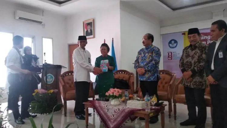 Bahasa Indonesia Harus Terus Diutamakan