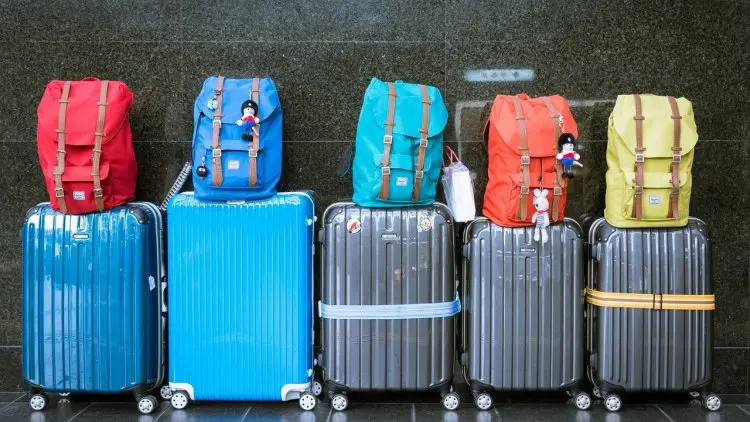 Traveling, Ini Cara Menyisati Barang Bawaan agar Koper Lebih Ringan