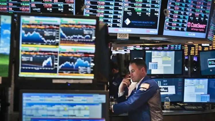 Bursa Saham AS Tertekan Data Kuartalan