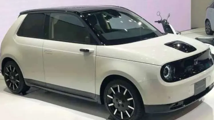 Mobil Listrik Honda e Tampil Perdana di Jepang