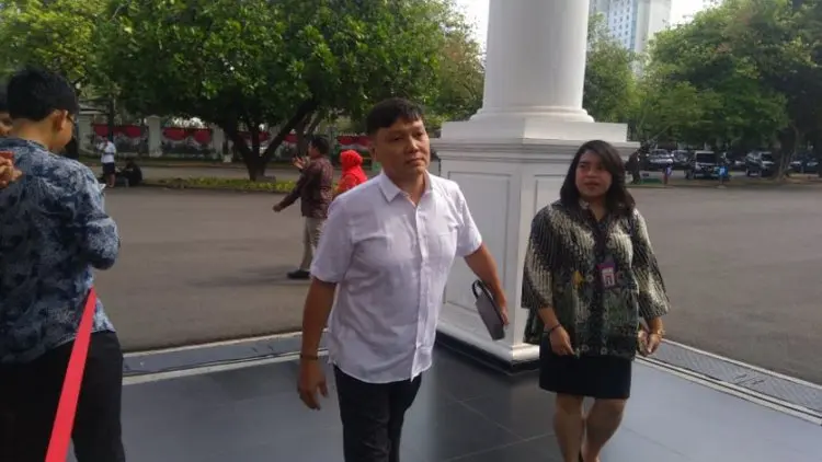 Surya Tjandra, Anak Pedagang Ayam Potong yang Diminta Jadi Wamen ATR