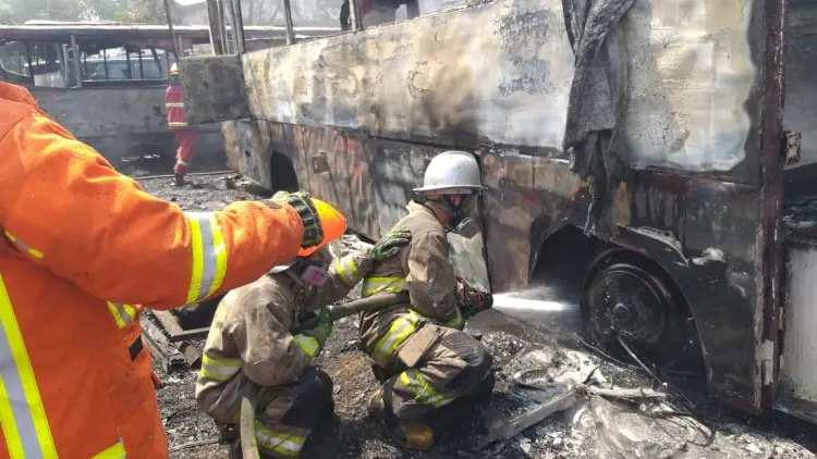 Parkiran Bus Damri di Bandung Hangus Dilalap Api