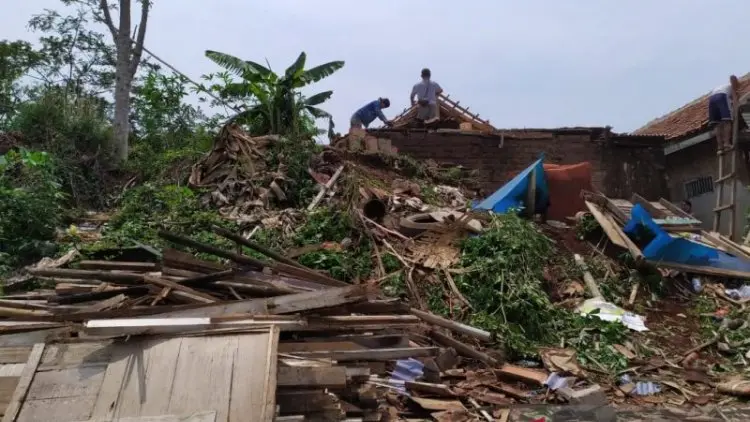 Puting Beliung Terjang Cianjur, Belasan Rumah Rusak