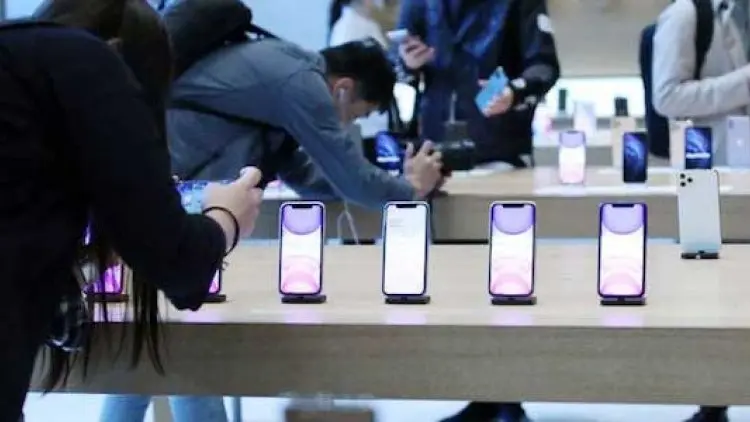 130 Ribu iPhone 11 Terjual Saat Rilis di Korsel