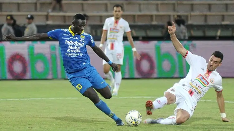 Ezechiel Gagal Penalti, Begini Reaksi Robert Alberts