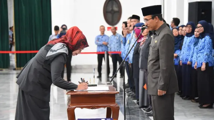 Pj. Sekda Jabar Lantik 18 Pejabat Fungsional