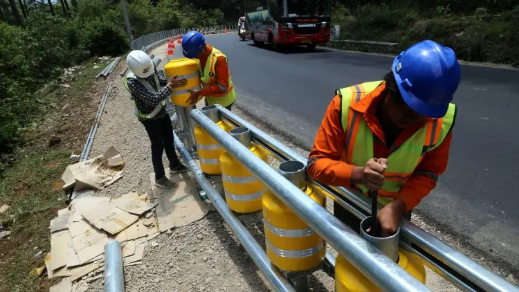Foto: Pemasangan Roller Barrier